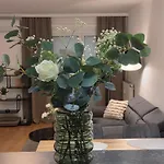 Panda In Der Nähe Von Therme Und Atrio *