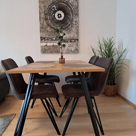 Apartment Panda In Der Naehe Von Therme Und Atrio