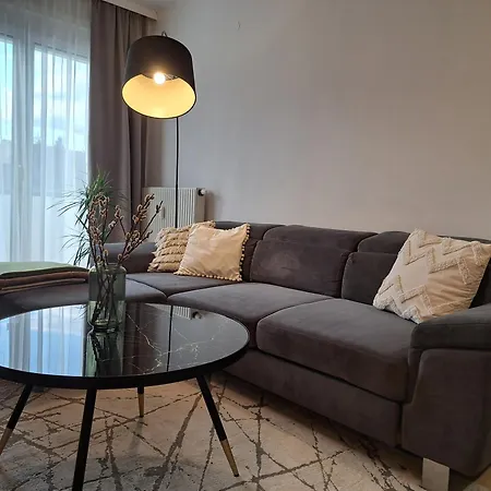 Panda In Der Naehe Von Therme Und Atrio