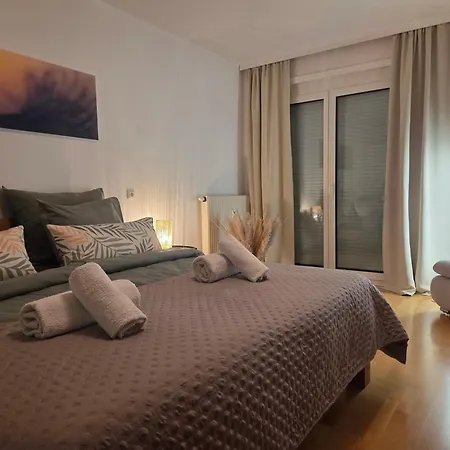 Panda In Der Naehe Von Therme Und Atrio Villach